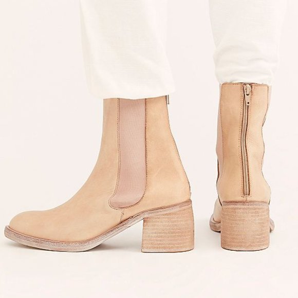New Free People Essential Chelsea Natural Boots - Picture 7 of 16